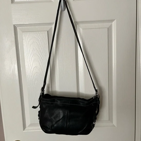 Coach F15065 East West Black Leather Shoulder Bag - Picture 3 of 7